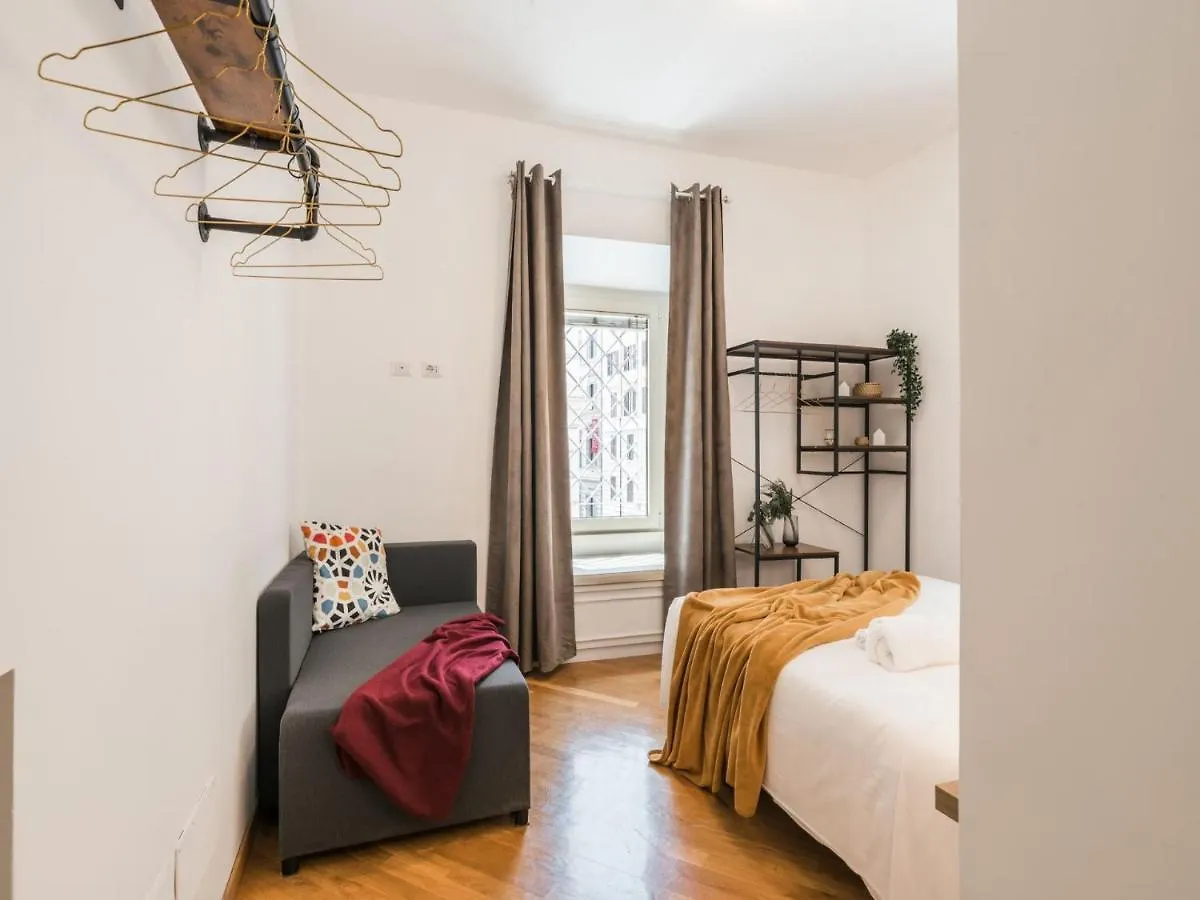 The Best Rent - Spacious Three-Bedroom Apartment Near The Colosseum Rome Italy