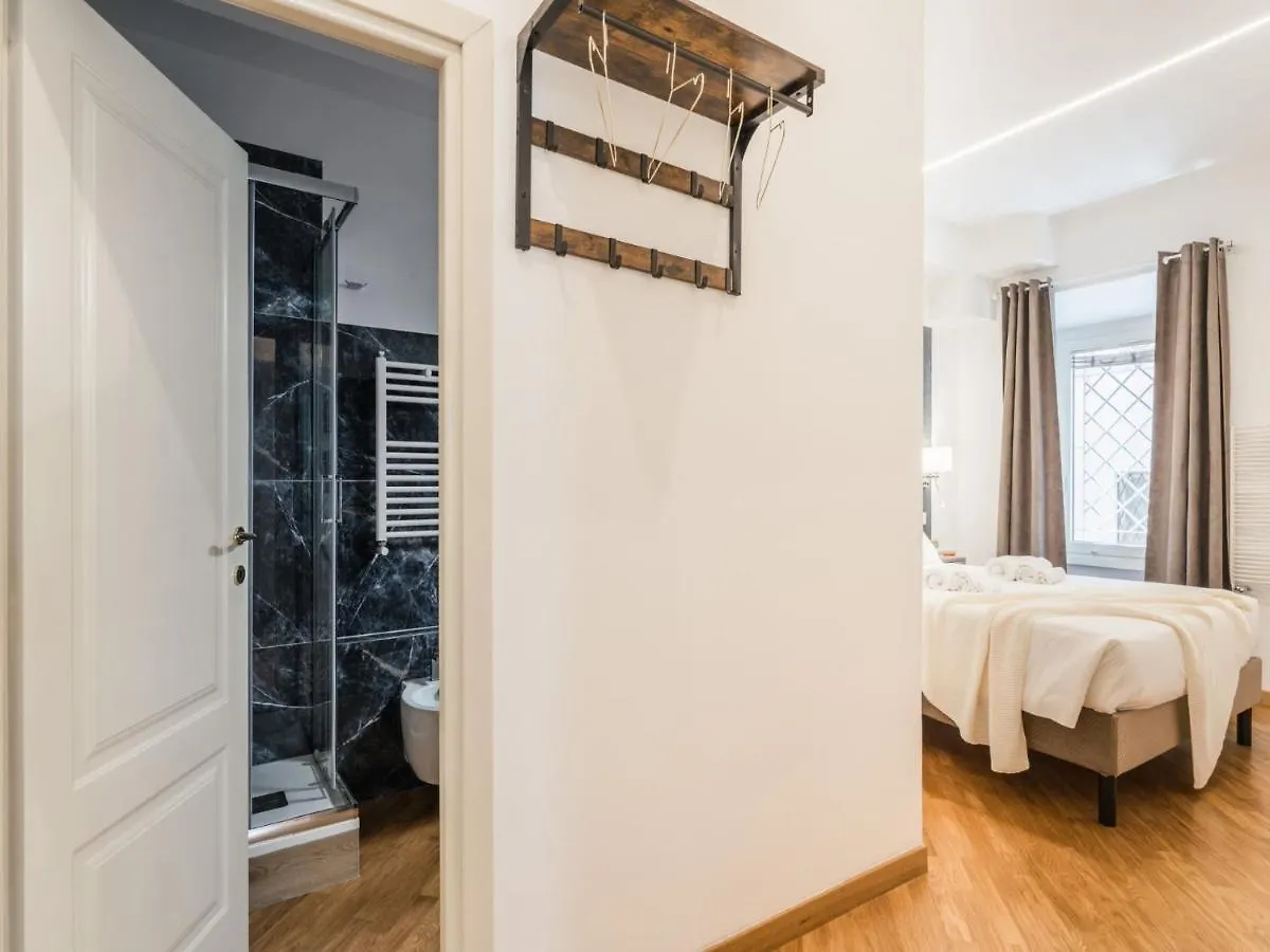 The Best Rent - Spacious Three-Bedroom Apartment Near The Colosseum Rome