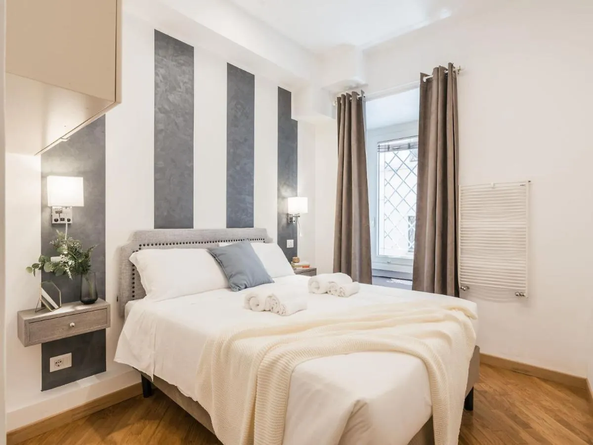 The Best Rent - Spacious Three-Bedroom Apartment Near The Colosseum Rome 0*,