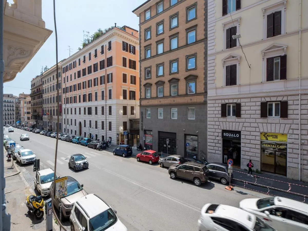 The Best Rent - Spacious Three-Bedroom Apartment Near The Colosseum Rome