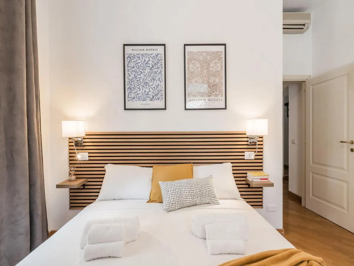 The Best Rent - Spacious Three-Bedroom Apartment Near The Colosseum Rome