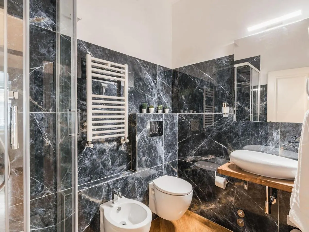 The Best Rent - Spacious Three-Bedroom Apartment Near The Colosseum Rome